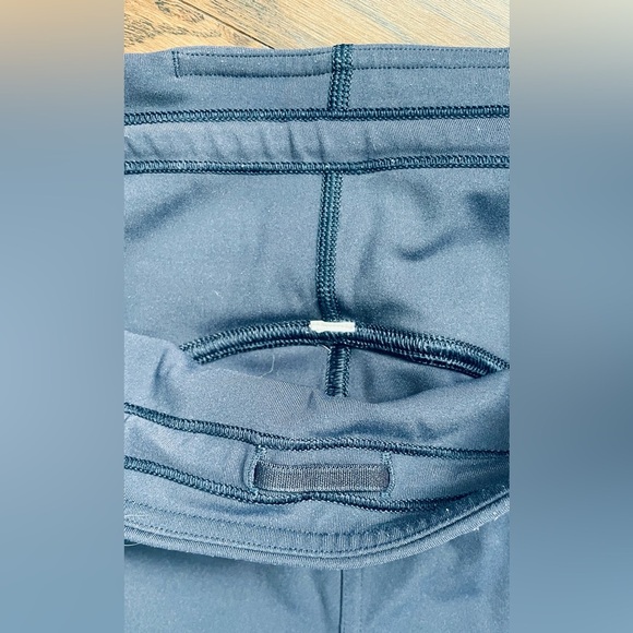 Size 8 Lululemon Navy. Luxtreme - Picture 3 of 8
